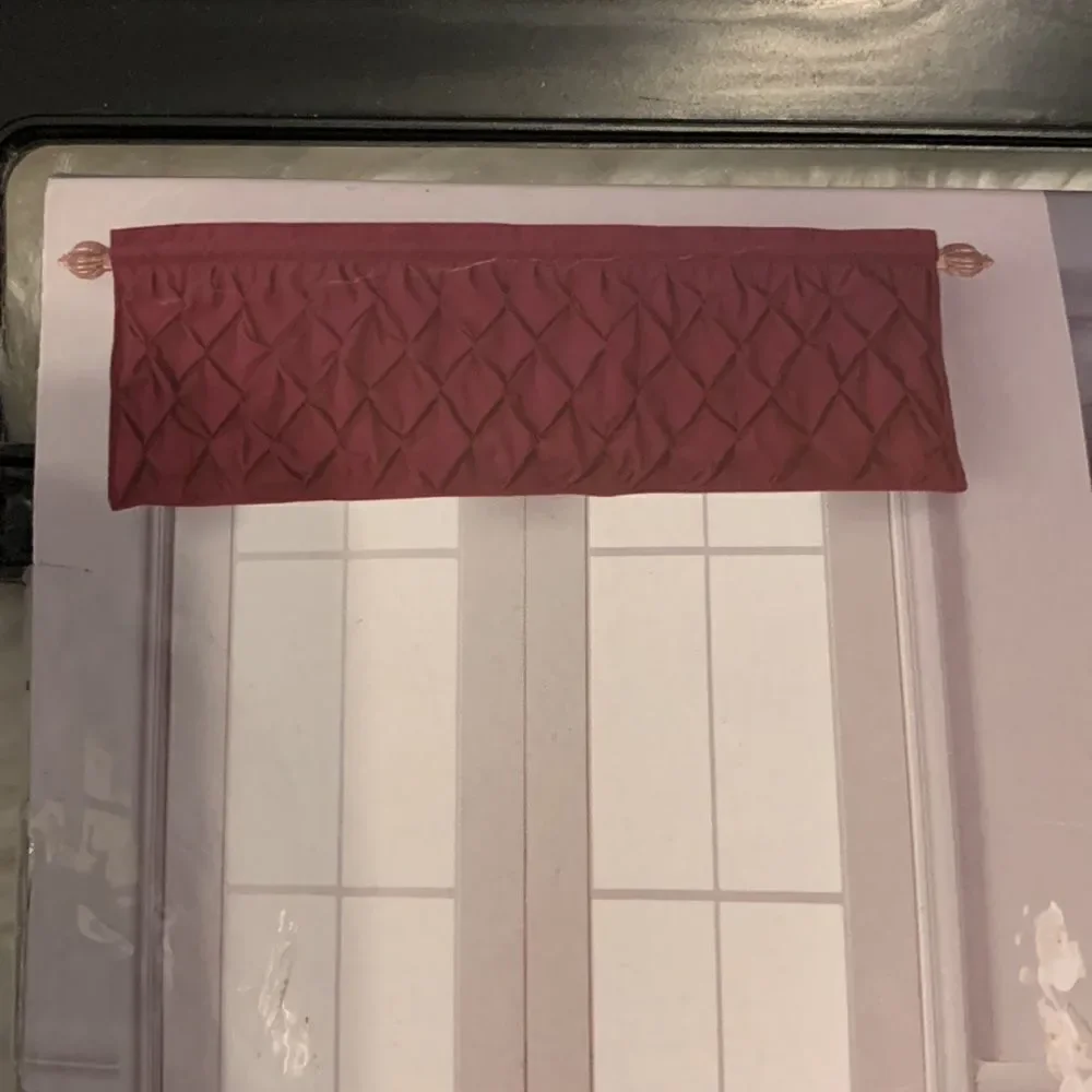 VCNY rod pocket balance. One piece. 60” x 20” the color is burgundy